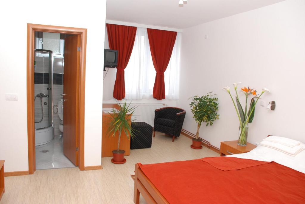 M Garni Hotel Βράνιε Δωμάτιο φωτογραφία