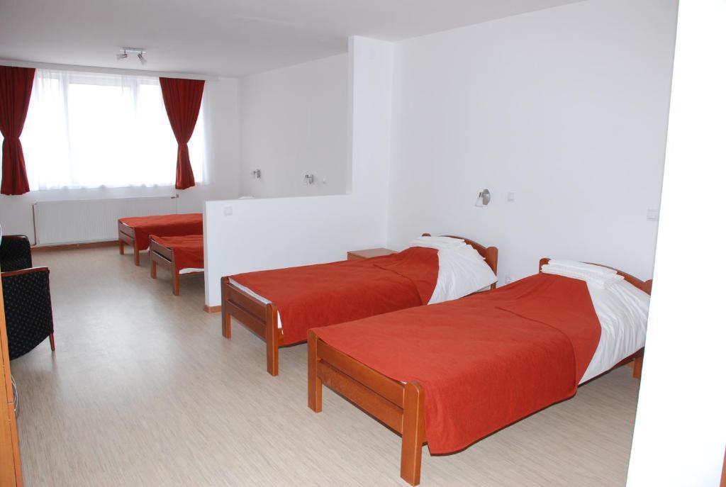 M Garni Hotel Βράνιε Δωμάτιο φωτογραφία
